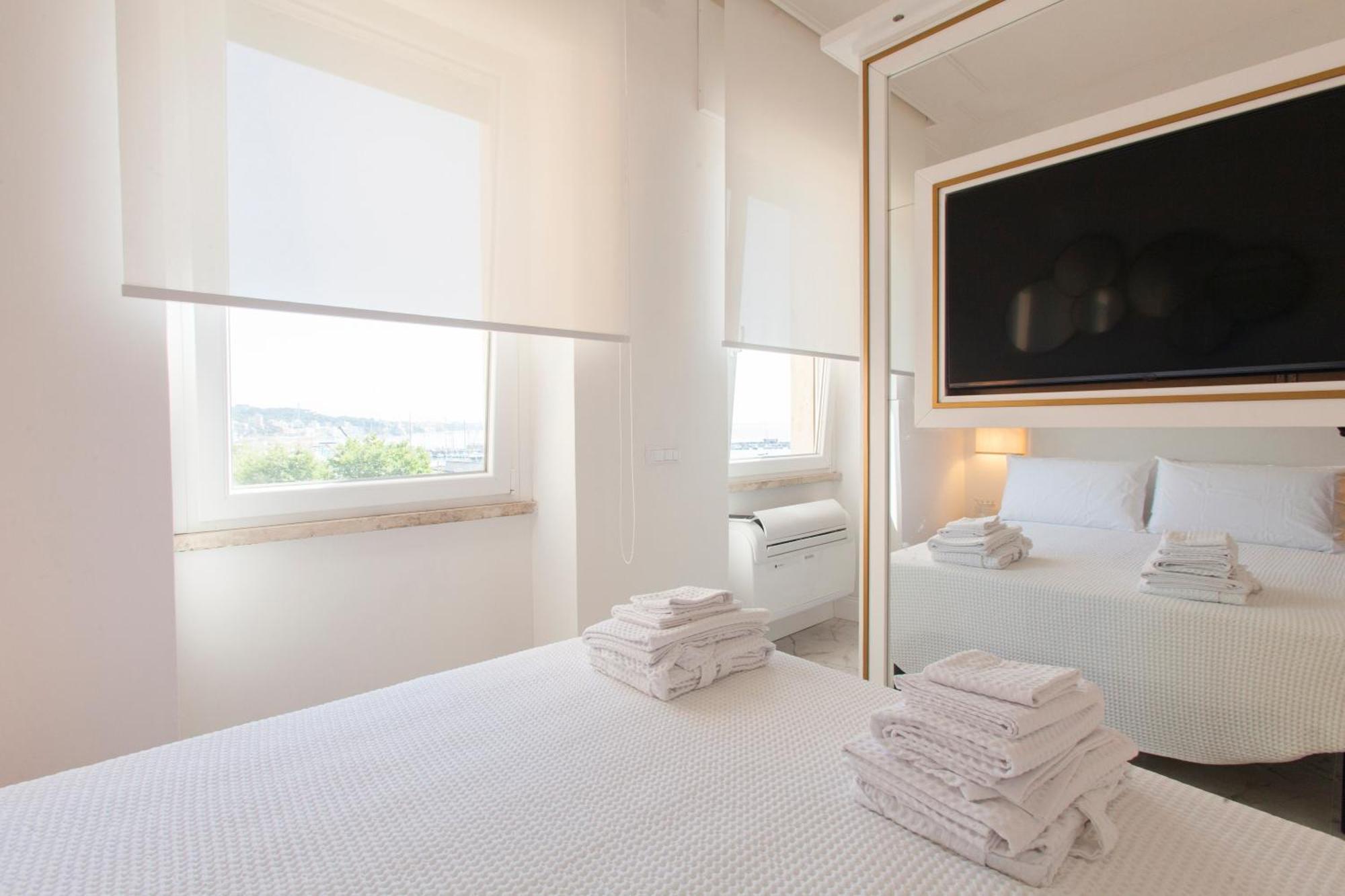 La Finestra Sul Mare Central Apartment Vista Mare อันซีโอ ภายนอก รูปภาพ