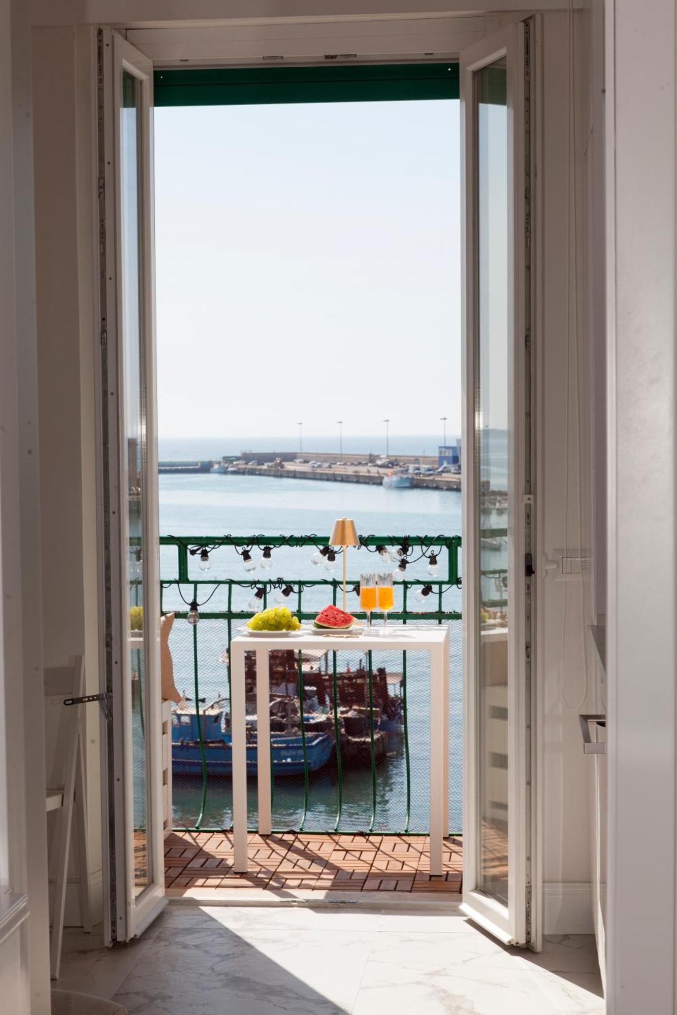 La Finestra Sul Mare Central Apartment Vista Mare อันซีโอ ภายนอก รูปภาพ